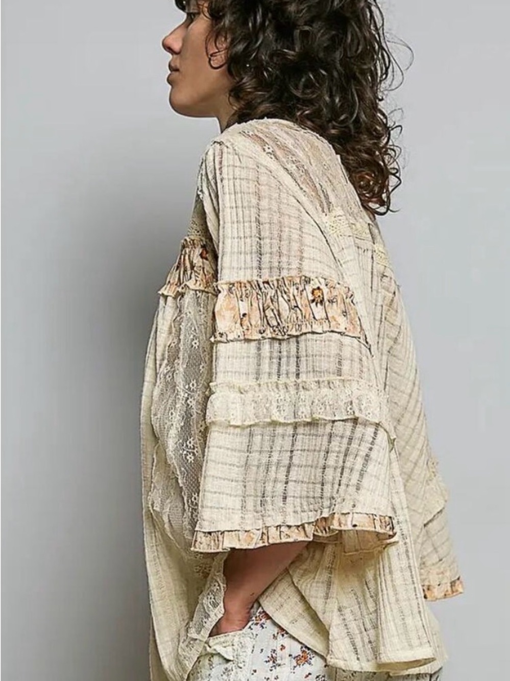 POL Floral Ruffle Zip Accent Ribbed Top in Natural New Size Medium - Picture 2 of 9